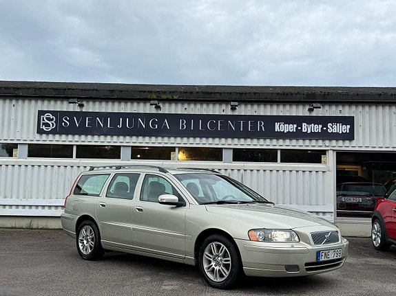 Volvo V70 2 of 22