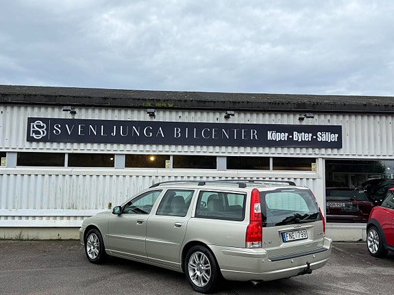 Volvo V70 4 of 22