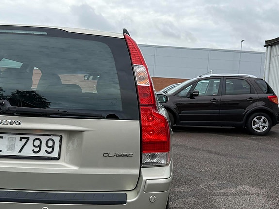 Volvo V70 7 of 22