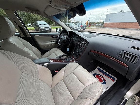 Volvo V70 15 of 22