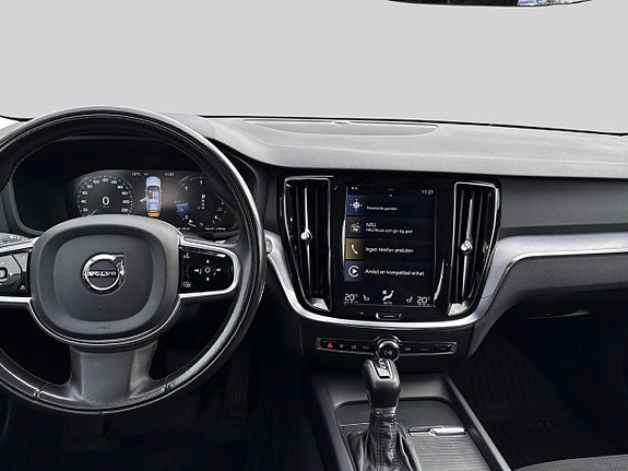Volvo V60 Cross Country 7 of 14