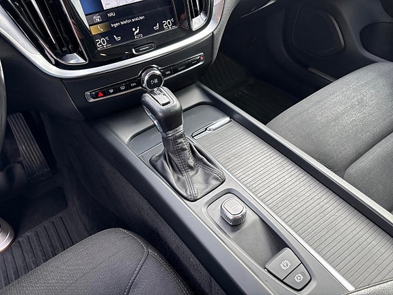 Volvo V60 Cross Country 12 of 14
