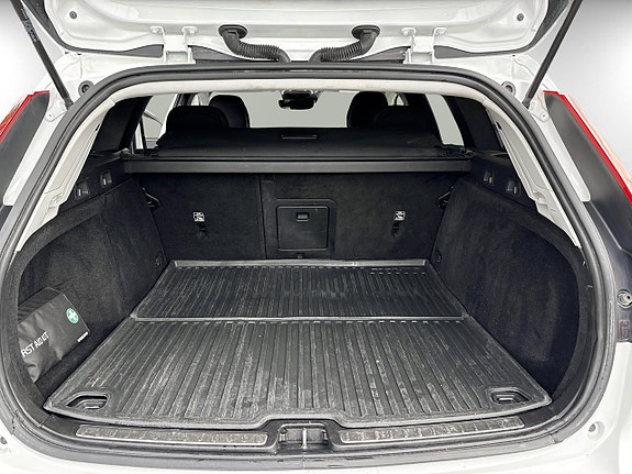 Volvo V60 Cross Country 14 of 14