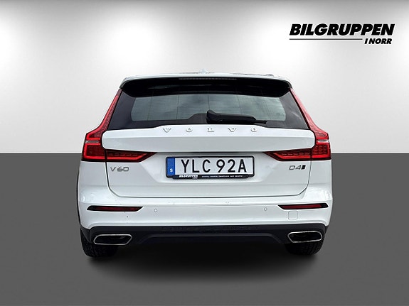 Volvo V60 Cross Country 5 of 14