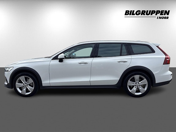 Volvo V60 Cross Country 4 of 14