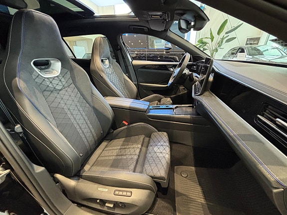 Volkswagen Passat 7 of 10