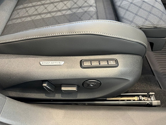 Volkswagen Passat 9 of 10