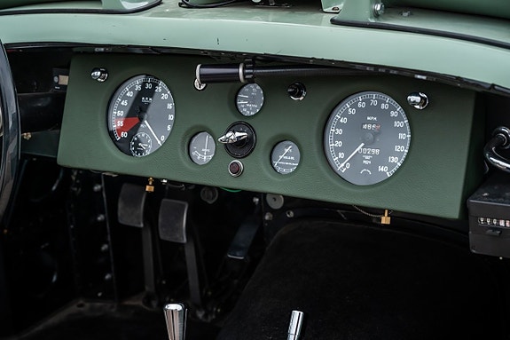 Jaguar XK 8 of 12