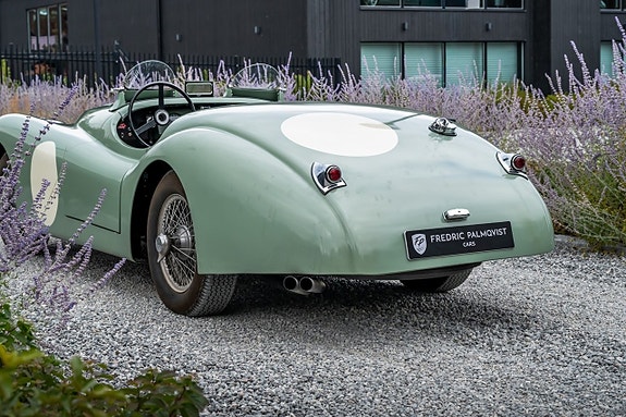 Jaguar XK 3 of 12