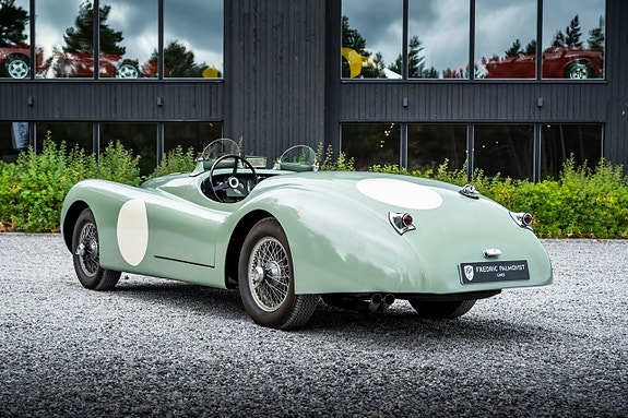 Jaguar XK 9 of 12