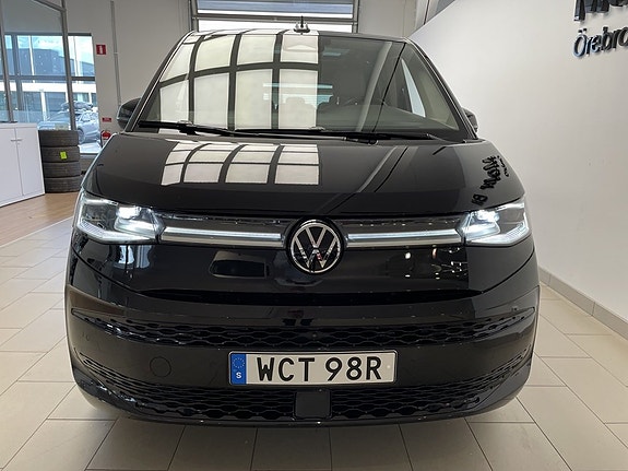 Volkswagen Multivan 2 of 28