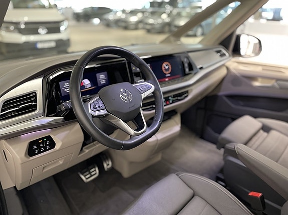 Volkswagen Multivan 22 of 28