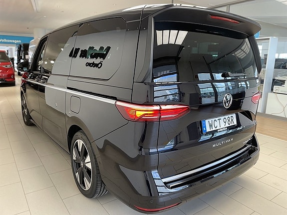 Volkswagen Multivan 9 of 28