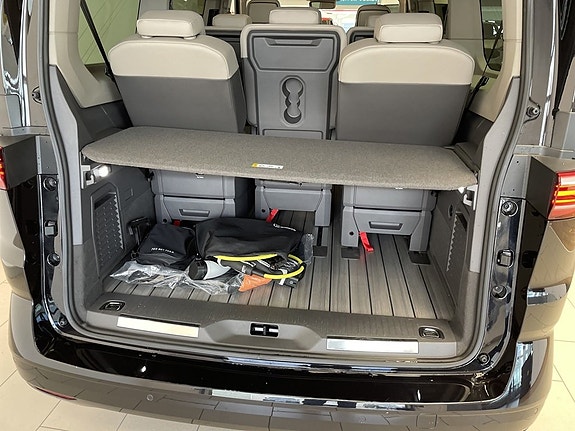 Volkswagen Multivan 12 of 28