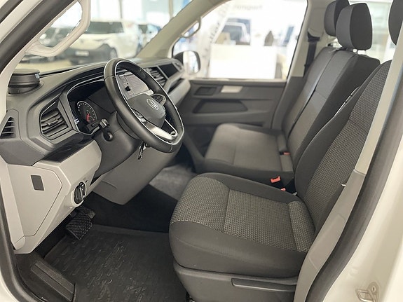 Volkswagen Caravelle 13 of 22