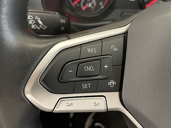 Volkswagen Caravelle 15 of 22
