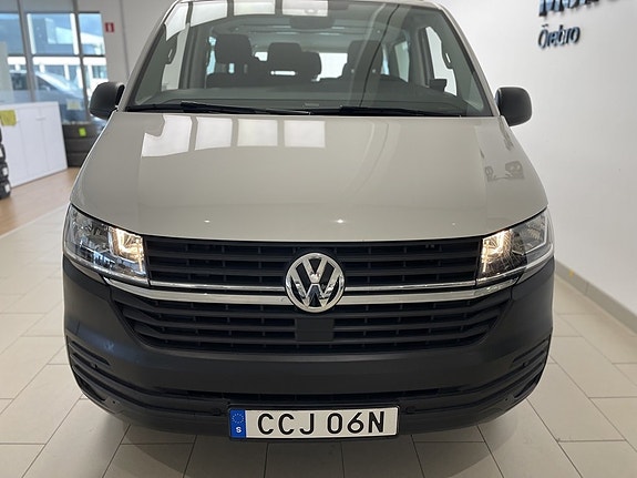 Volkswagen Caravelle 3 of 22