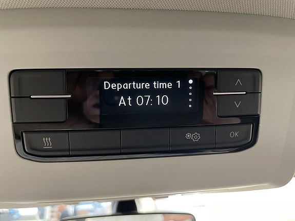 Volkswagen Caravelle 22 of 22