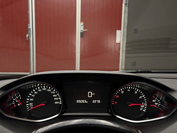 Peugeot 308 9 of 22