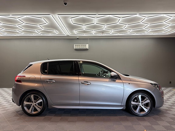Peugeot 308 6 of 22