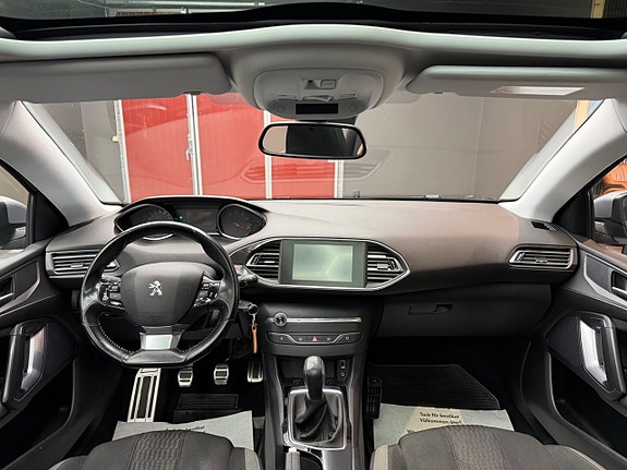 Peugeot 308 8 of 22