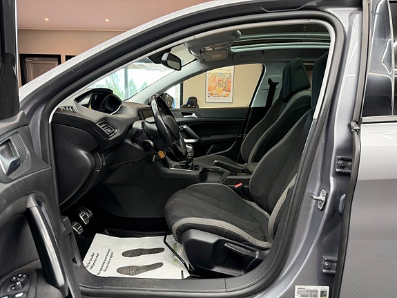 Peugeot 308 3 of 22