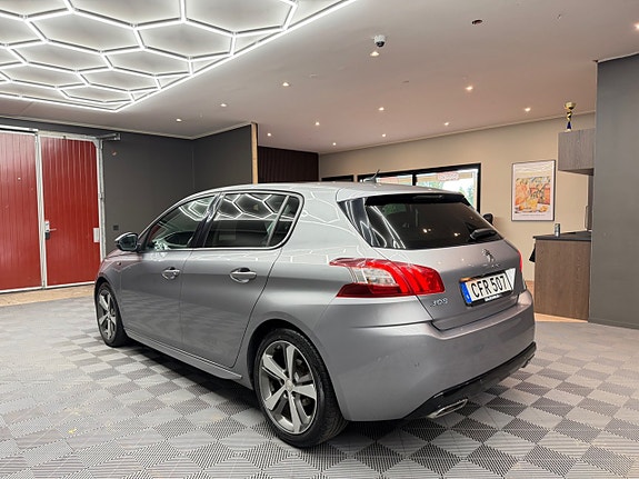 Peugeot 308 2 of 22