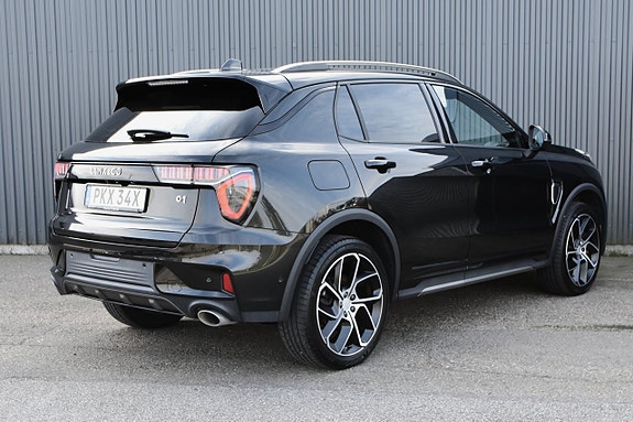 Lynk & Co 01 2 of 24