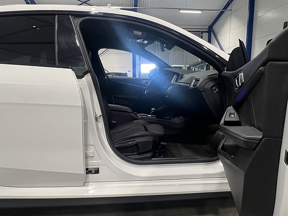 BMW 218 14 of 25