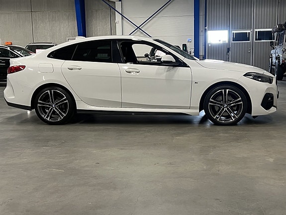 BMW 218 3 of 25