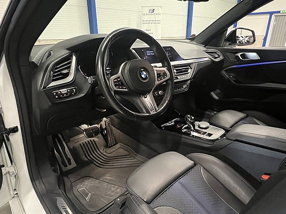 BMW 218 9 of 25