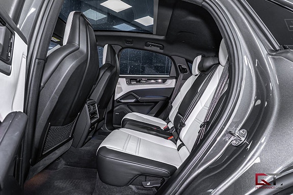 Porsche Cayenne S 19 of 21