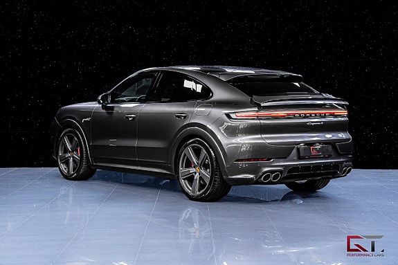 Porsche Cayenne S 6 of 21