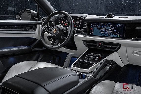 Porsche Cayenne S 18 of 21