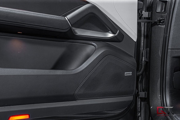 Porsche Cayenne S 10 of 21