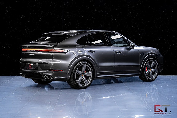 Porsche Cayenne S 8 of 21