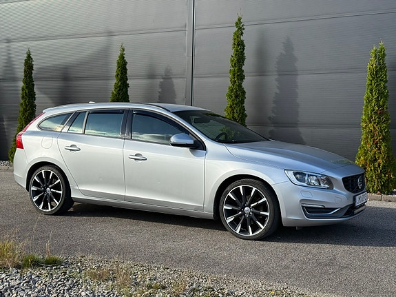 Volvo V60 2 of 6