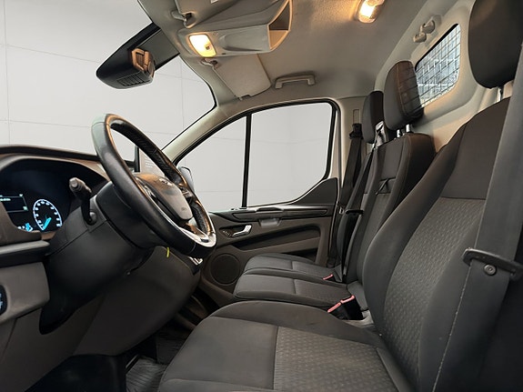 Ford Transit Custom 16 of 30