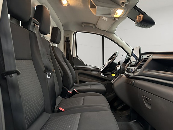Ford Transit Custom 27 of 30