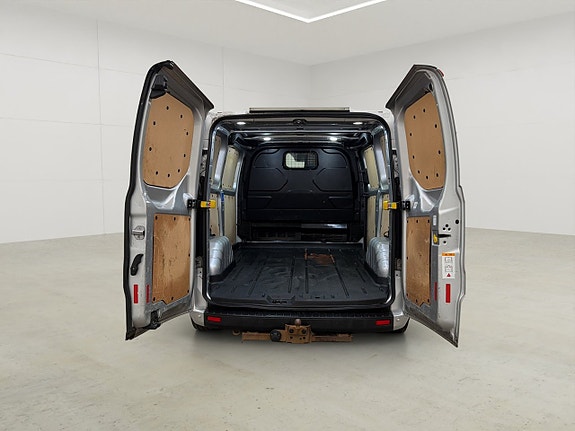 Ford Transit Custom 13 of 30