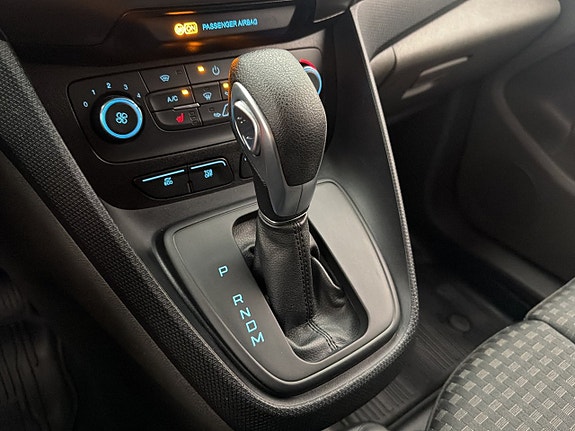 Ford Transit Connect 25 of 30