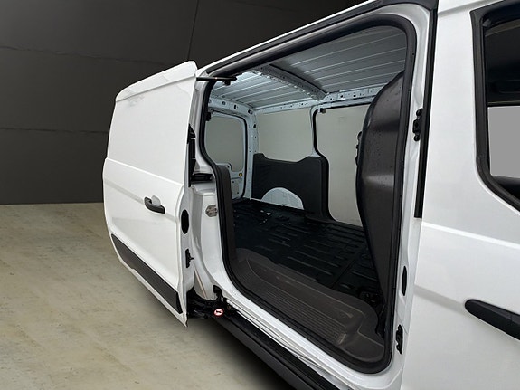 Ford Transit Connect 13 of 30