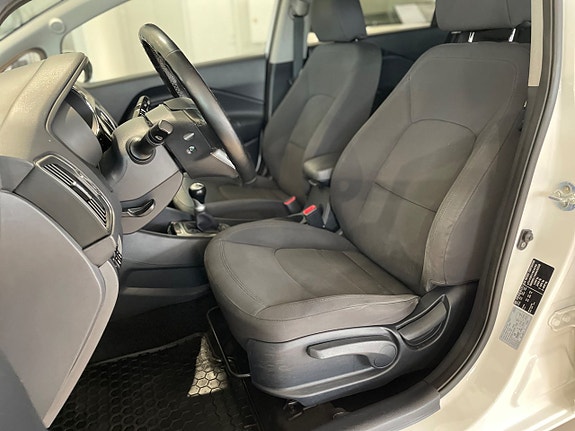 Kia Rio 13 of 22