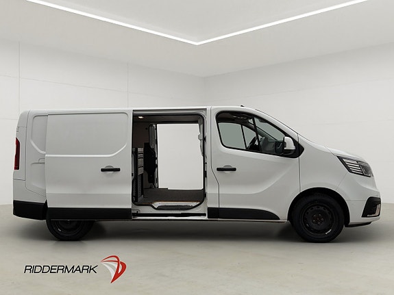 Renault Trafic 13 of 30
