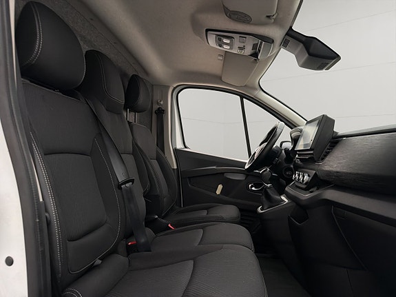 Renault Trafic 28 of 30