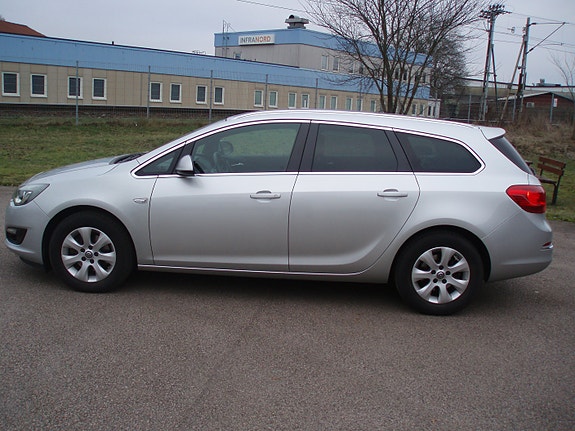 Opel Astra 2 of 8