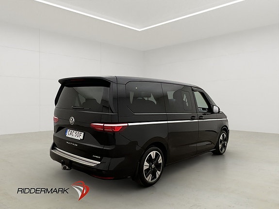 Volkswagen Multivan 9 of 30