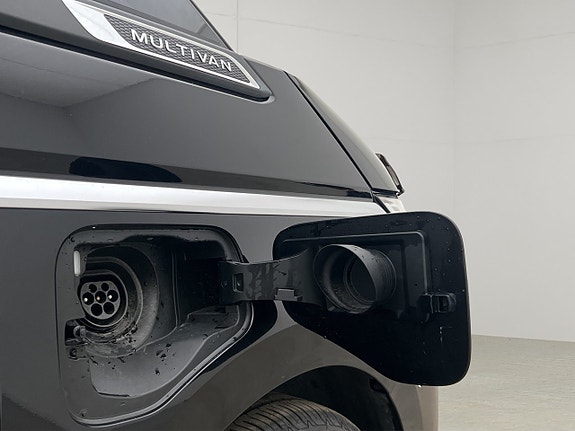 Volkswagen Multivan 11 of 30