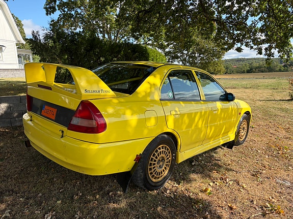 Mitsubishi Lancer 8 of 13