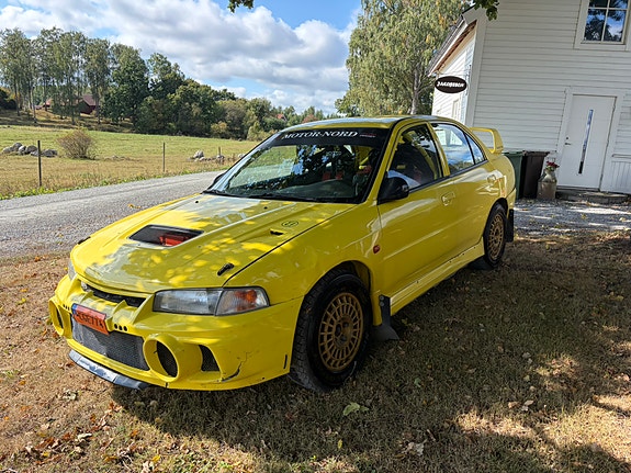 Mitsubishi Lancer 2 of 13